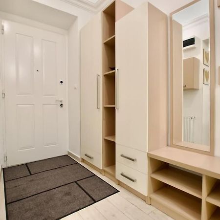 Standard Apartment By Hi5- Podmaniczky Street بودابست المظهر الخارجي الصورة