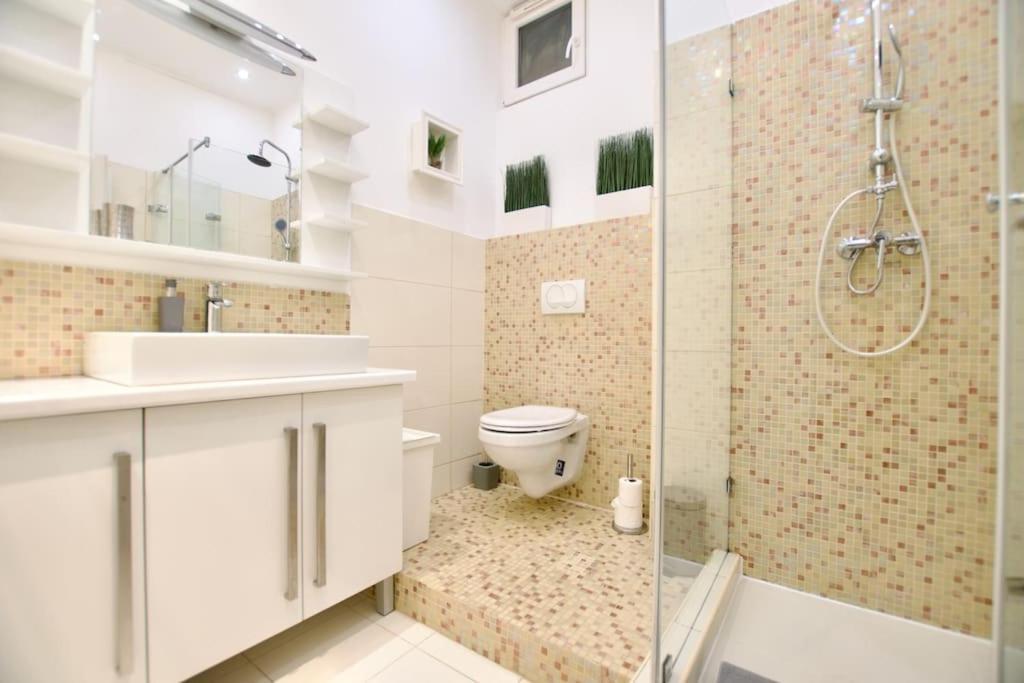 Standard Apartment By Hi5- Podmaniczky Street بودابست المظهر الخارجي الصورة