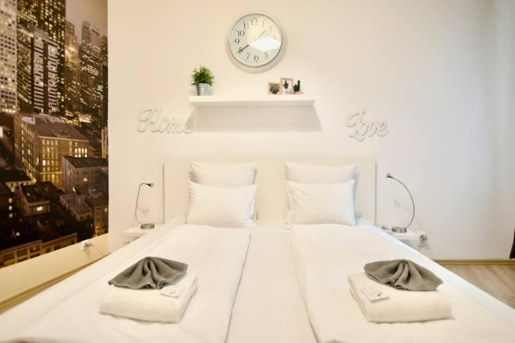 Standard Apartment By Hi5- Podmaniczky Street بودابست المظهر الخارجي الصورة
