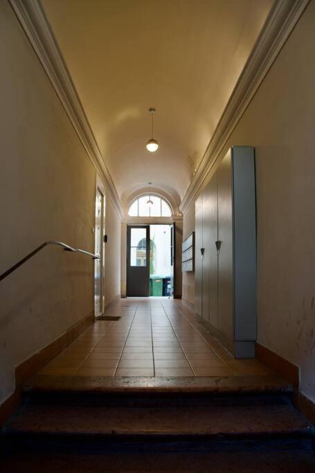 Standard Apartment By Hi5- Podmaniczky Street بودابست المظهر الخارجي الصورة