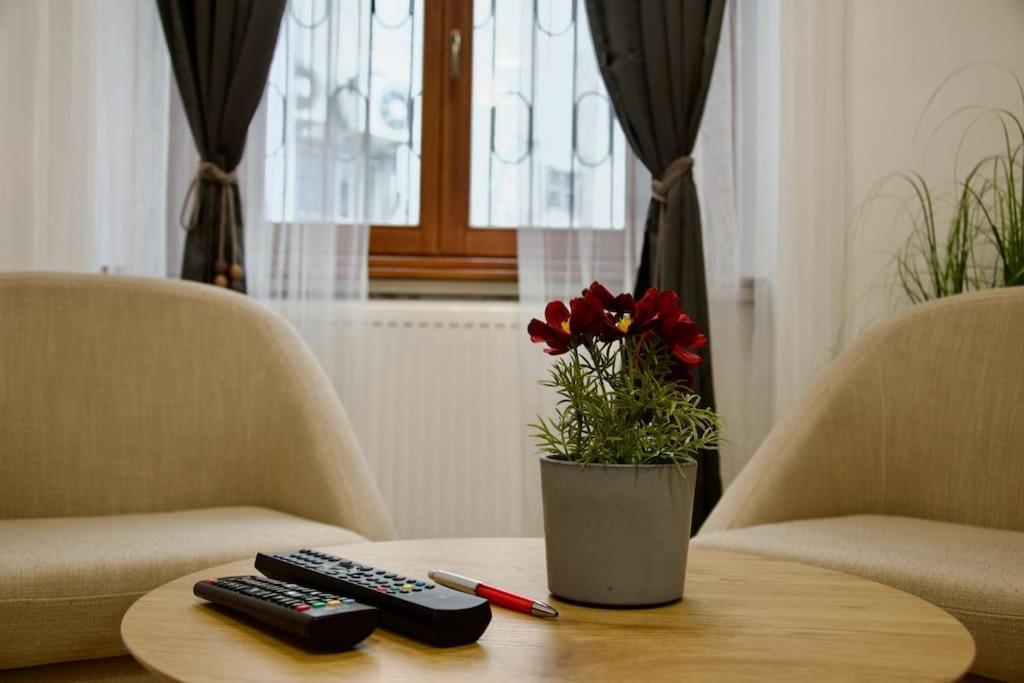 Standard Apartment By Hi5- Podmaniczky Street بودابست المظهر الخارجي الصورة